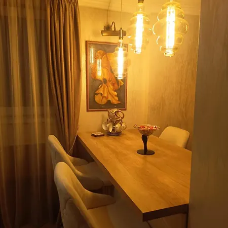 2 Cu View P-ta Victoriei