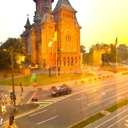 2 Cu View P-ta Victoriei * טימישוארה